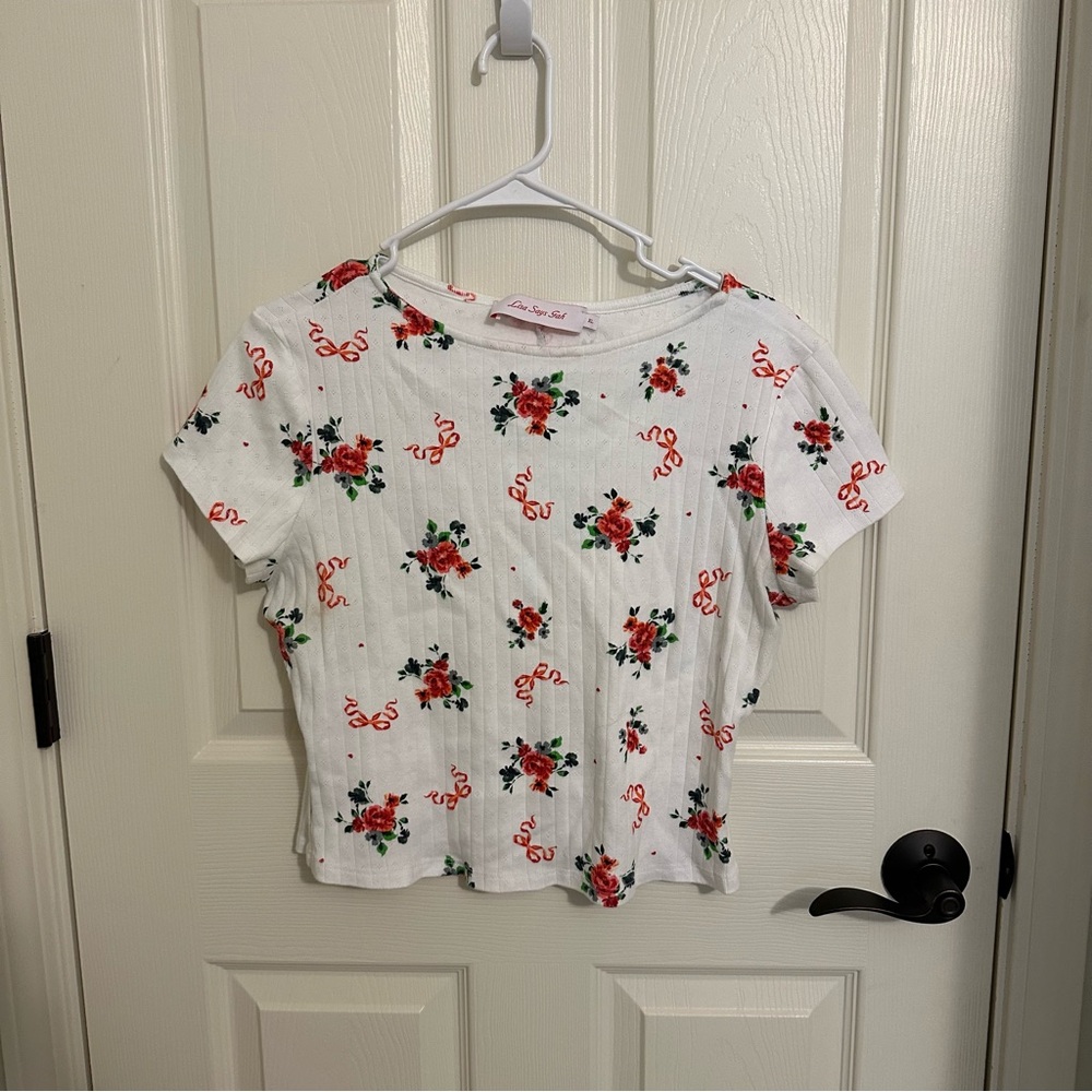Lisa Says Gah White Floral Short Sleeve Tee